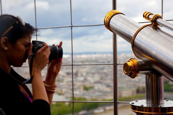 Eiffel Tower Guided Climbing Experience & Optional Summit Upgrade - Security and the ticket desk: why the guide helps even without skip-the-line