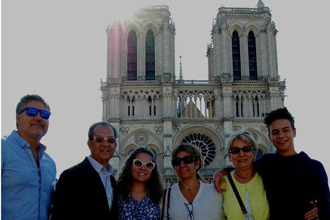 Notre Dame, Ste Chapel, Louvre, Montmartre, Eiffel Tower Private - Île de la Cité and Notre-Dame: Where Paris Began