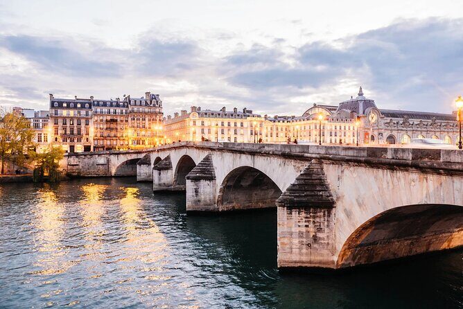 Paris 10-Hour Guided Louvre, Eiffel Tower & Seine River Cruise - Hotel de Ville: a short stop with city-council history