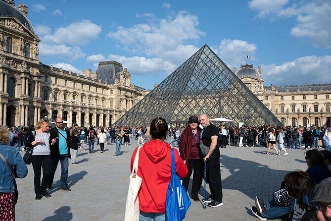 Paris Day Tour with Eiffel Tower, Louvre and Cruise Max 6 People - Montmartre First: Art Streets, a Love Wall, and Sacré-Cœur Views