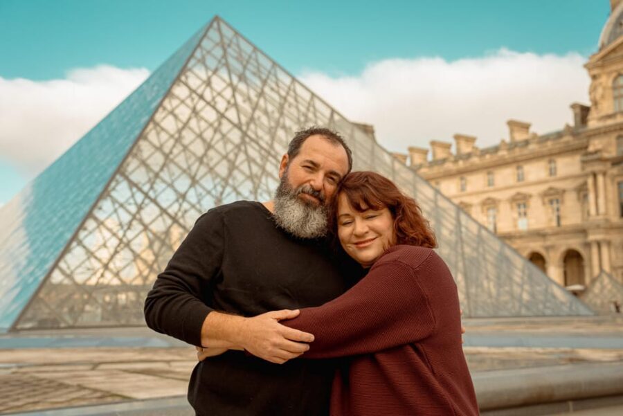Paris: Eiffel Tower & Louvre Private Photoshoot - Price and value: $99 per group up to 8 people