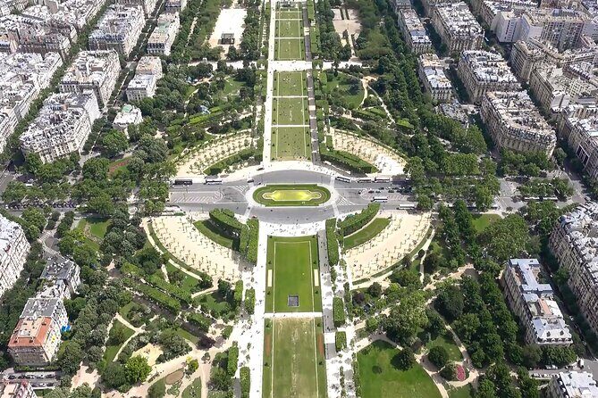 Paris Half Day Tour & Cruise, Private Guide & Louvre Entrance - Paris Photo Time at Place de la Concorde, Eiffel Area Views, Pont des Arts, and Notre-Dame