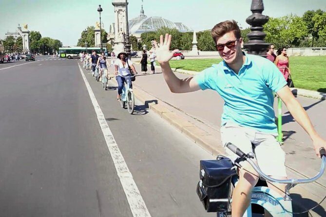 Paris Highlights Bike Tour: Eiffel Tower, Louvre and Notre-Dame - Key highlights