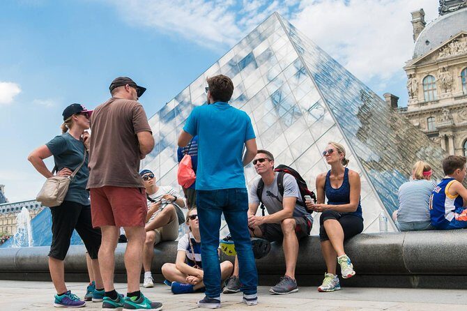 Paris Highlights Bike Tour: Eiffel Tower, Louvre and Notre-Dame - The Seine River ride: when the city starts to feel cinematic