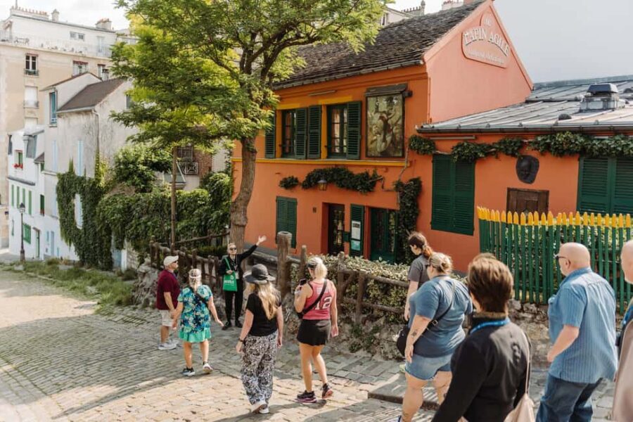 Paris: Louvre or Orsay, Eiffel Tower, City Walk & Cruise - Getting started at Anvers and keeping your group together