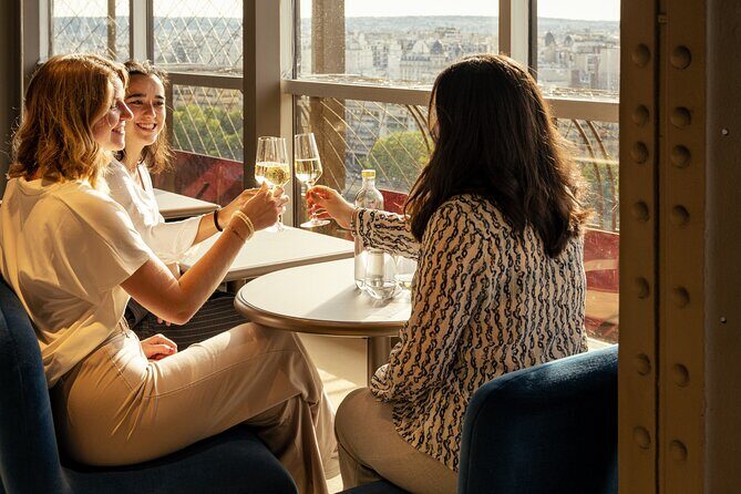 Private Tour, Luxury Eiffel Tower Lunch, Seine Cruise & Louvre - Madame Brasserie lunch inside the Eiffel Tower: what you’re really buying