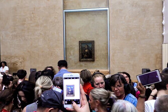Private Tour, Luxury Eiffel Tower Lunch, Seine Cruise & Louvre - Louvre surroundings walk: turning a museum entrance into an organized plan